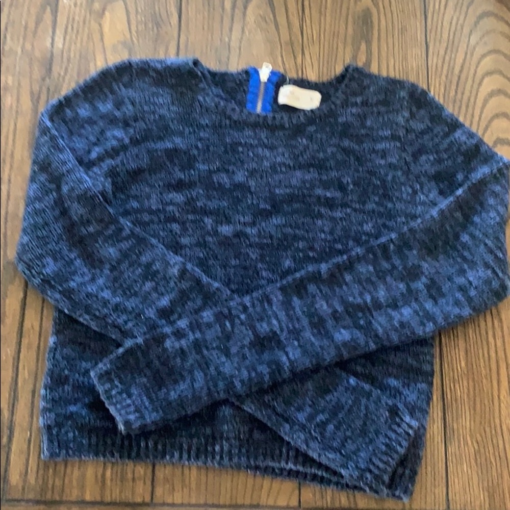 Hollister sweater
